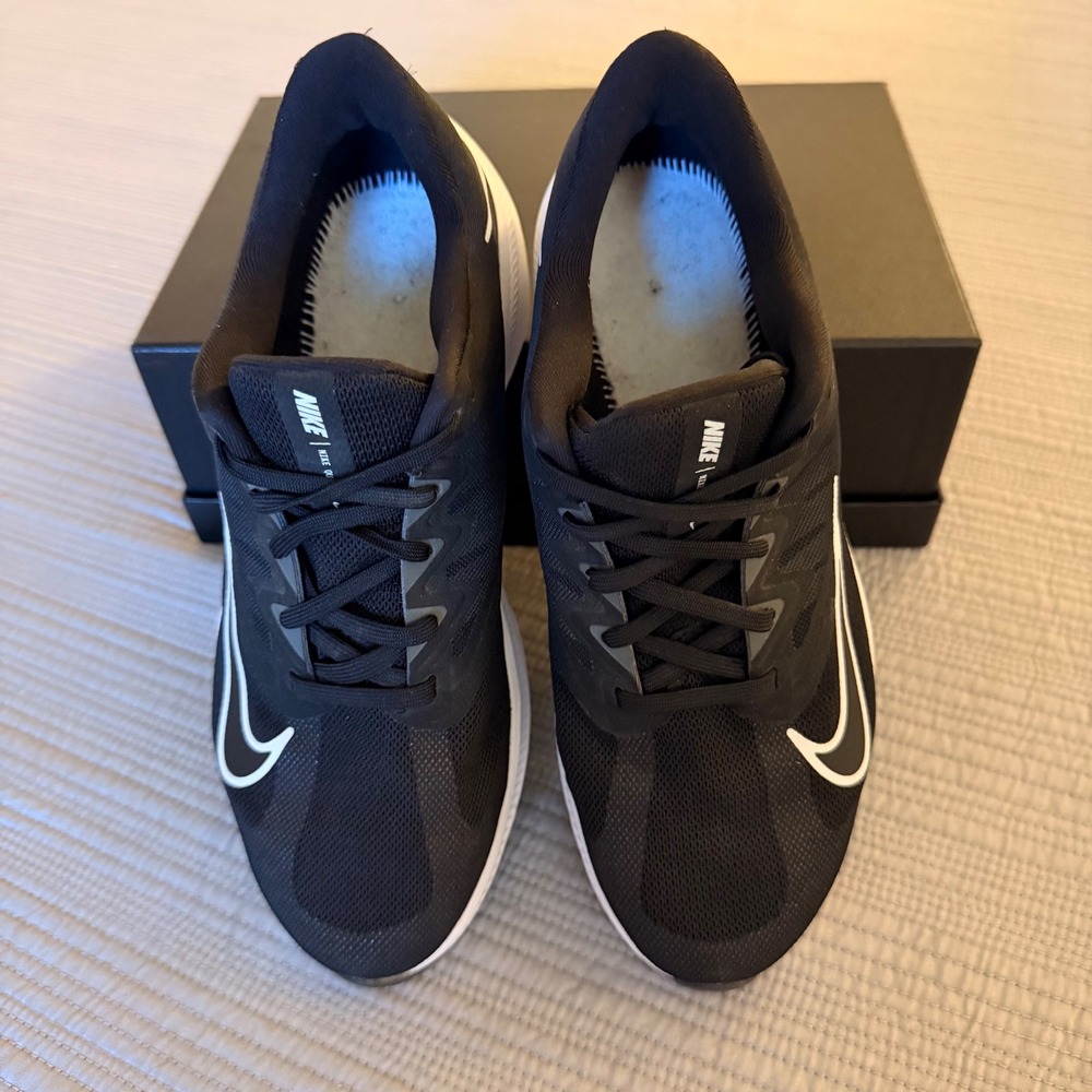 Nike Quest 2 Women's Running Shoes Black White Size 8.5 AS IS (INSERT MISSING)